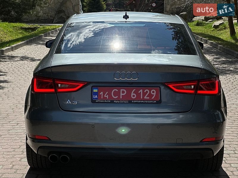 Audi-70