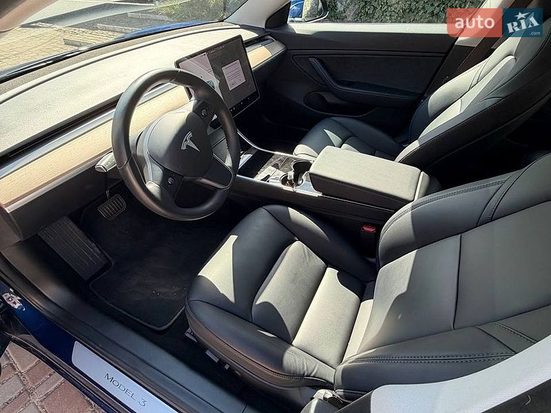 Tesla-0