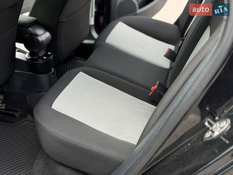 SEAT-13