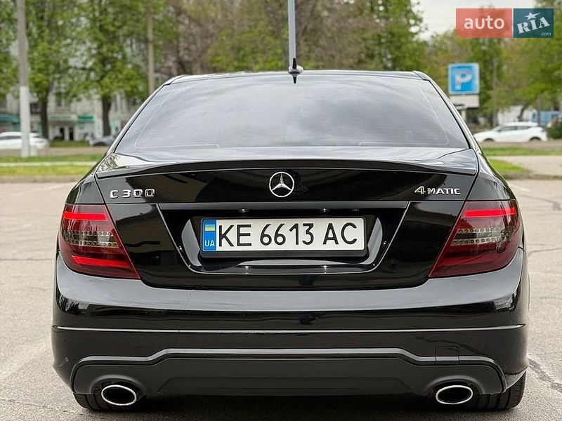 Mercedes-Benz-9