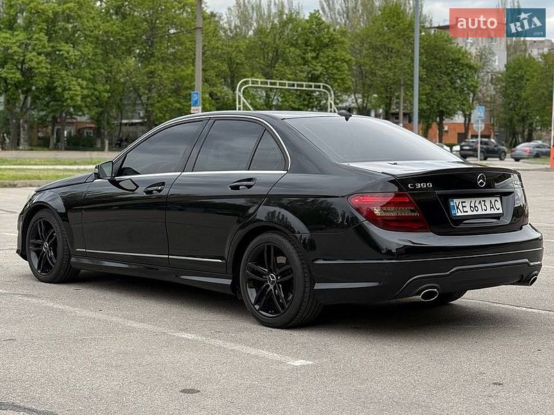 Mercedes-Benz-8