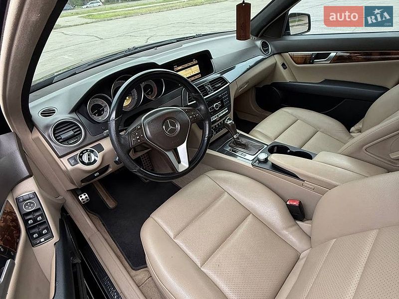 Mercedes-Benz-2