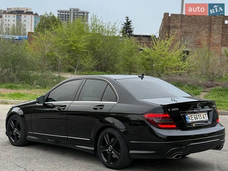 Mercedes-Benz-9