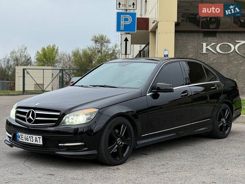 Mercedes-Benz-8