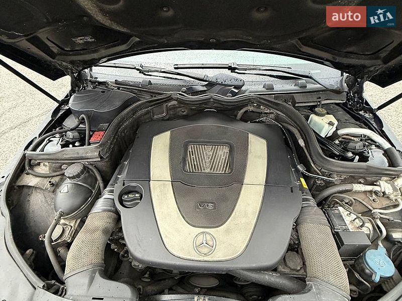 Mercedes-Benz-0
