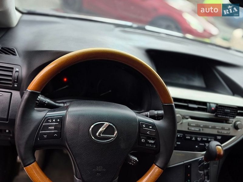 Lexus-4