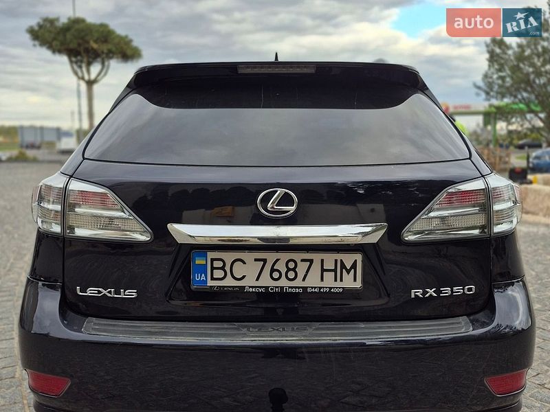 Lexus-9