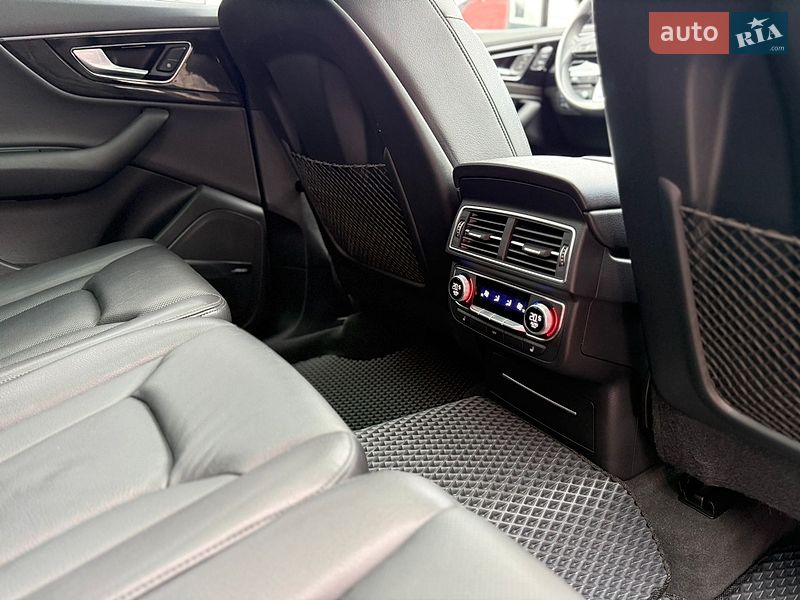 Audi-8