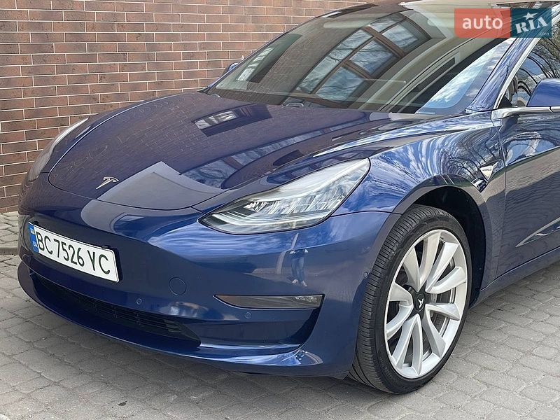Tesla-0