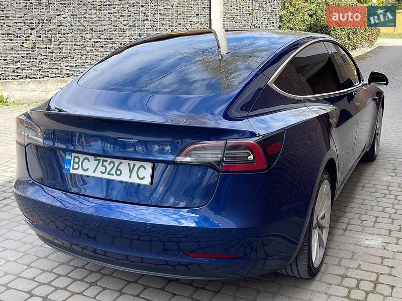 Tesla-18