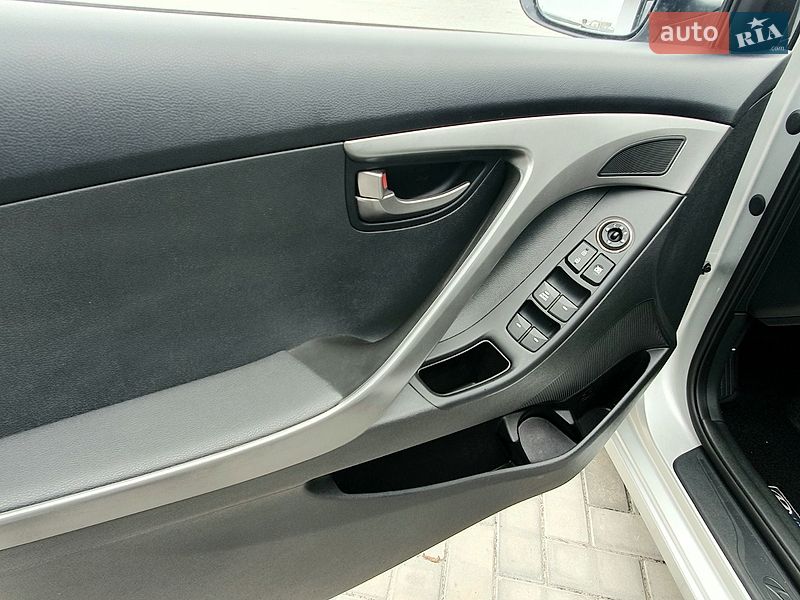 Hyundai-54