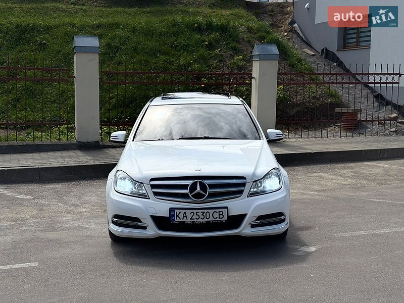 Mercedes-Benz-8