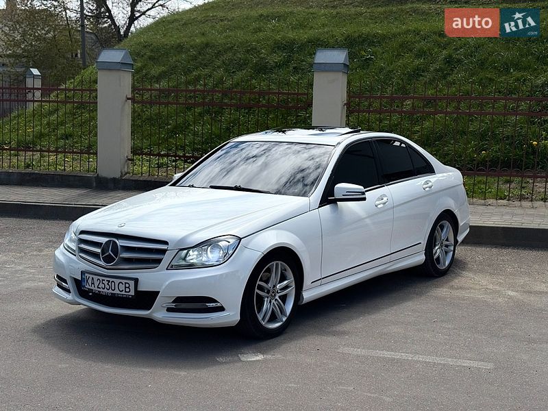Mercedes-Benz-9