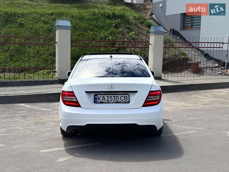 Mercedes-Benz-13