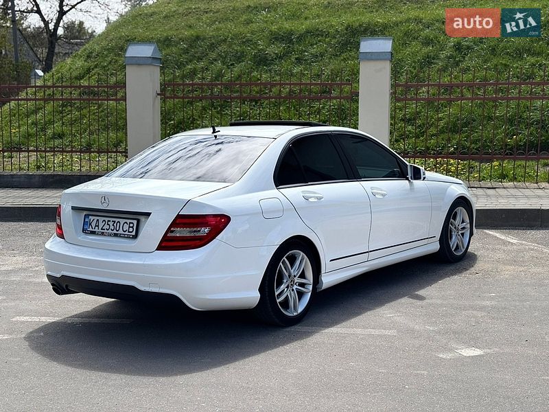 Mercedes-Benz-15