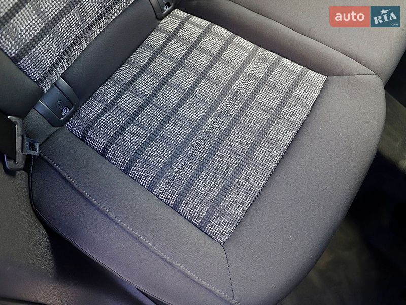 Audi-66