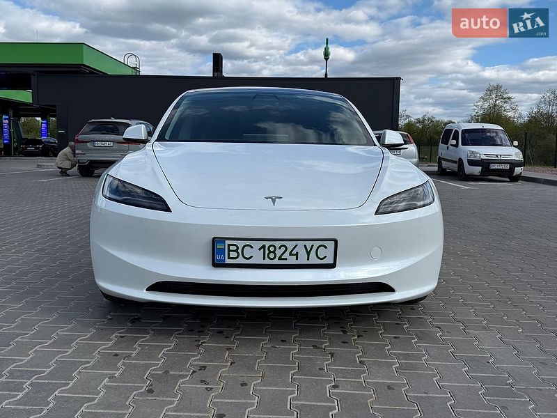 Tesla-0