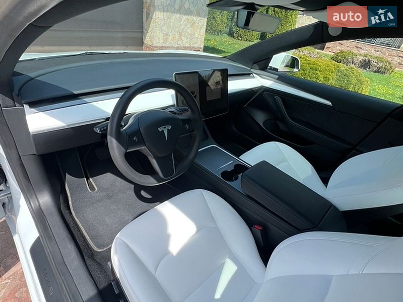 Tesla-16