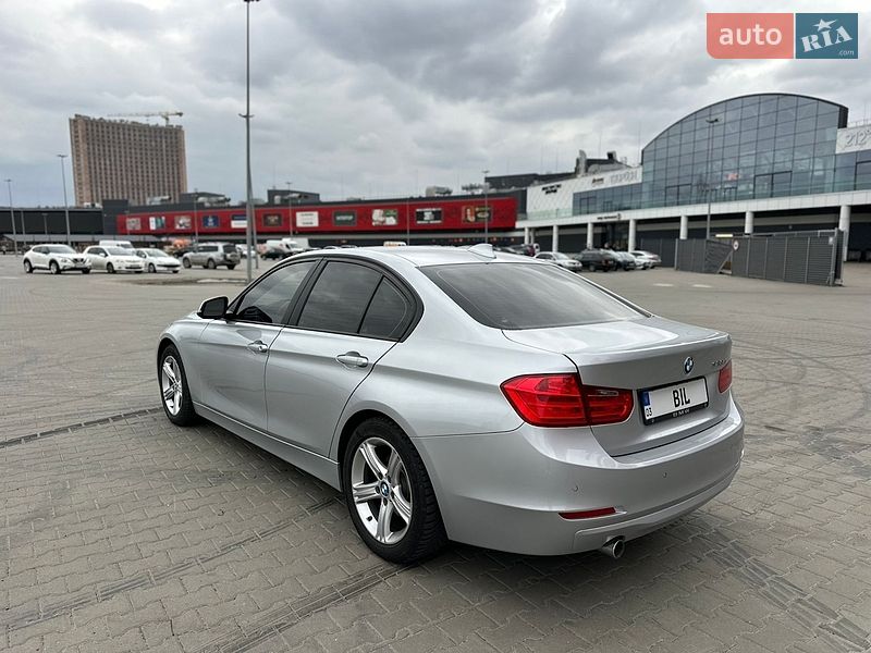 BMW-12