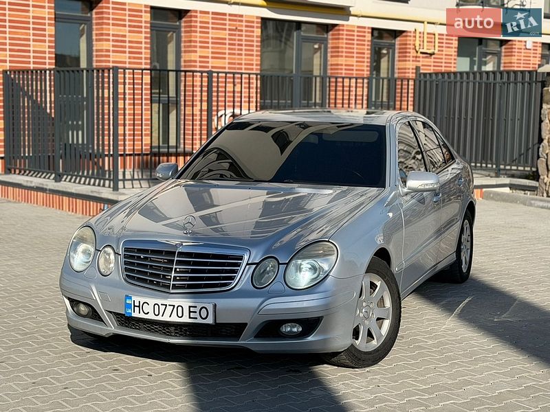 Mercedes-Benz-49