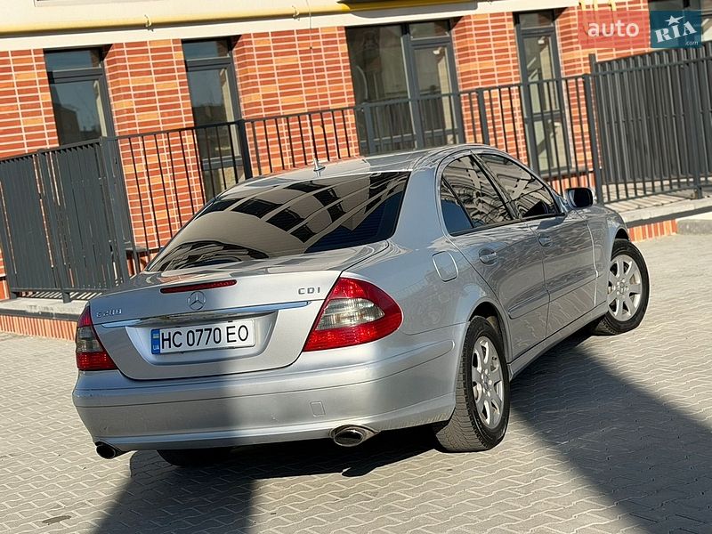 Mercedes-Benz-9