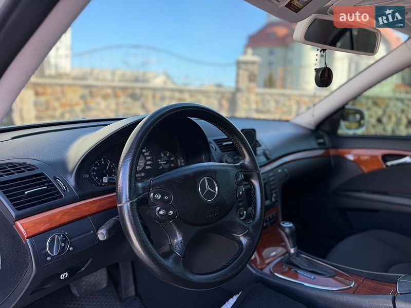 Mercedes-Benz-15