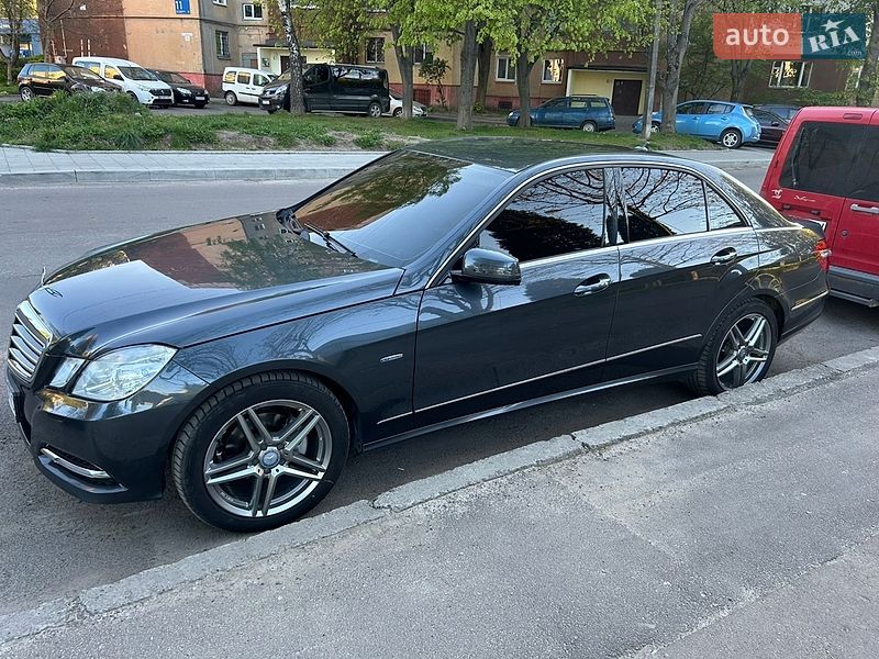 Mercedes-Benz-15