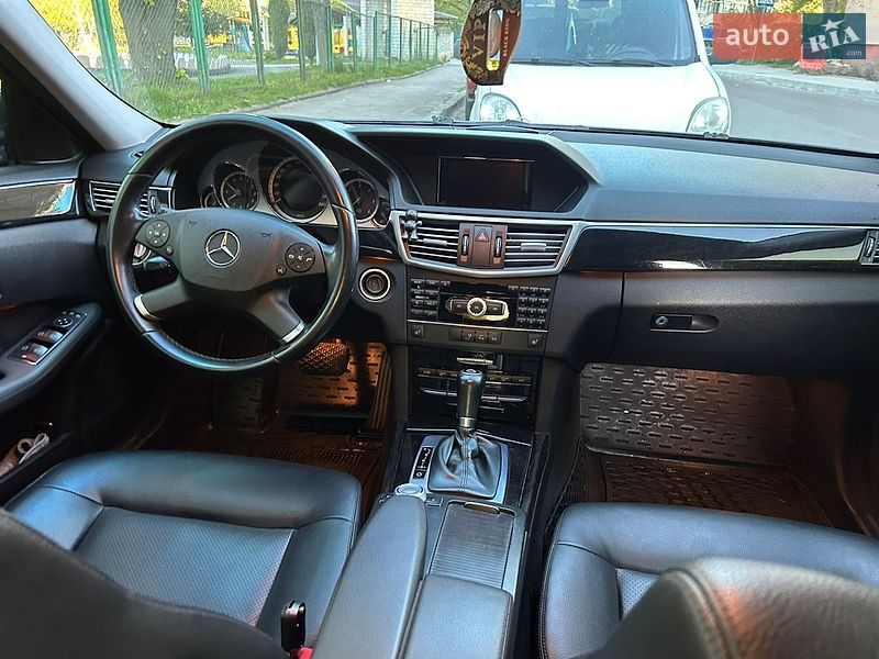 Mercedes-Benz-4