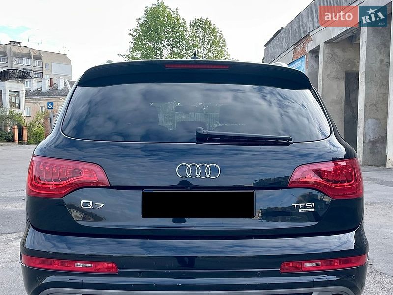 Audi-0