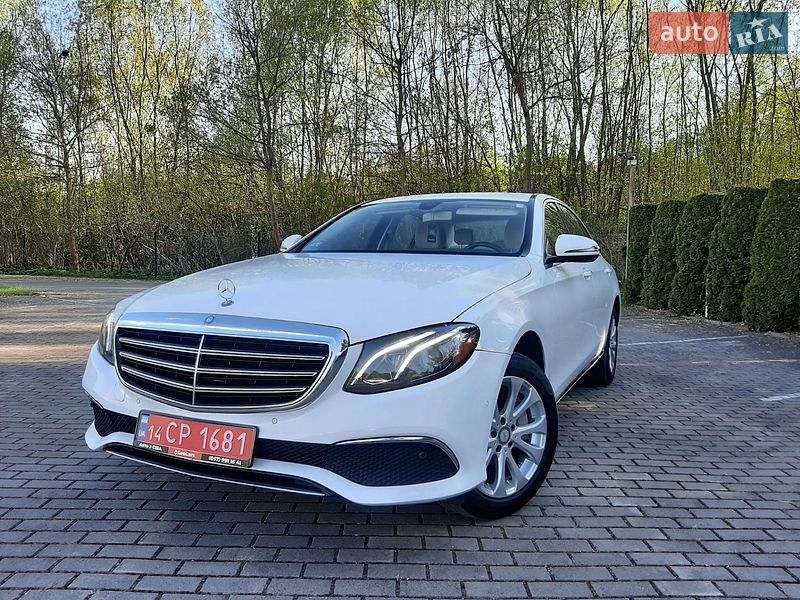 Mercedes-Benz-44