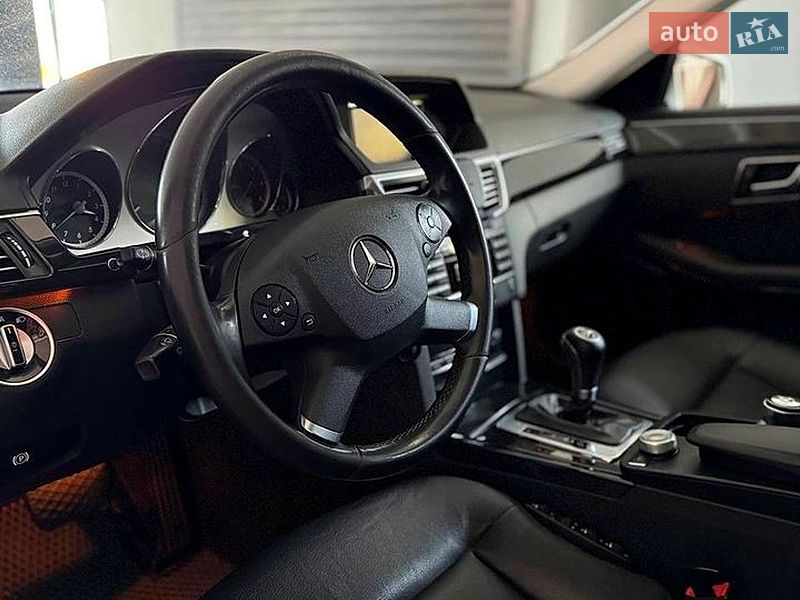Mercedes-Benz-3