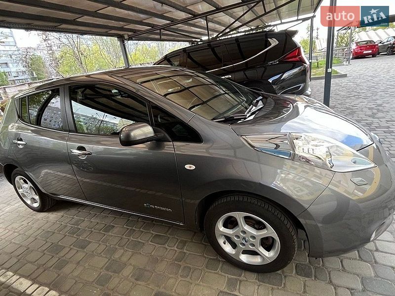Nissan-15