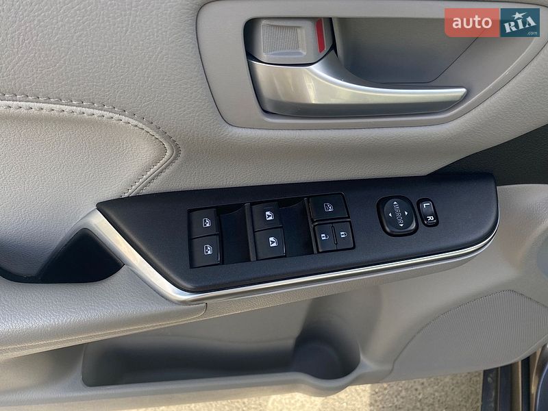 Toyota Camry 2016
