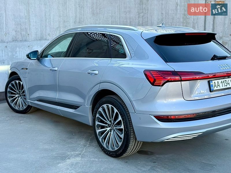 Audi-73