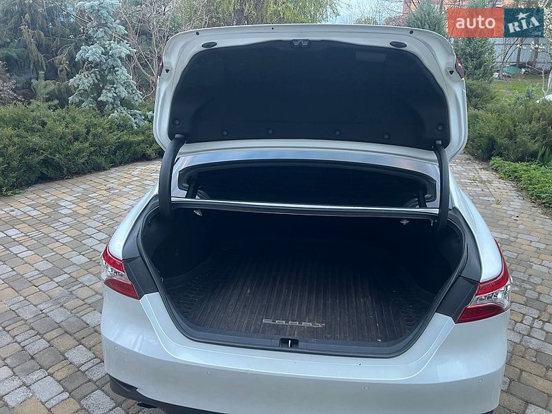 Toyota Camry 2020
