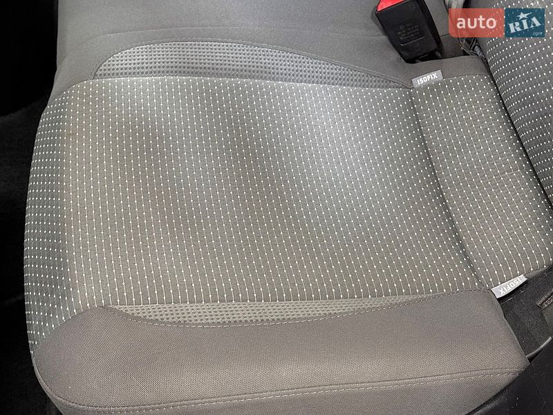 SEAT-149