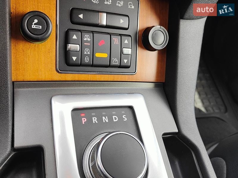 Land Rover Discovery 2013