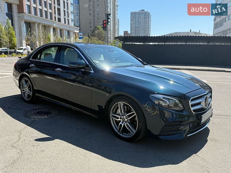 Mercedes-Benz-16
