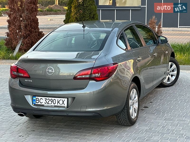Opel-100