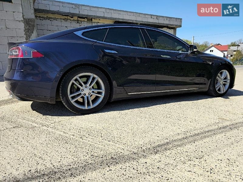 Tesla-5