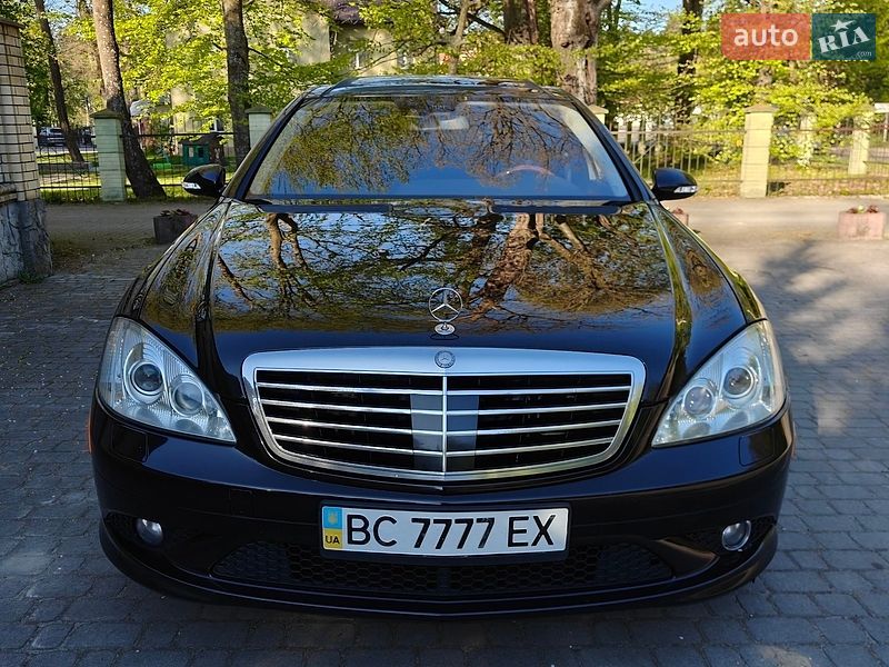 Mercedes-Benz-15
