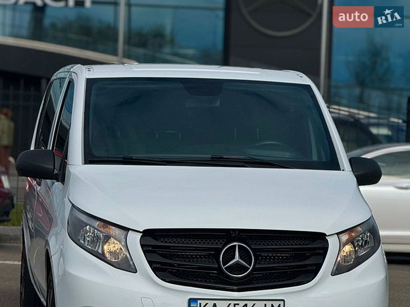 Mercedes-Benz-31
