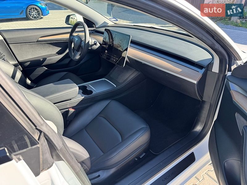 Tesla-4