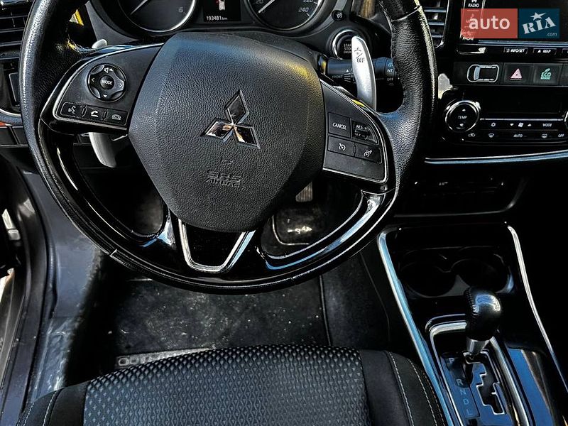 Mitsubishi-3
