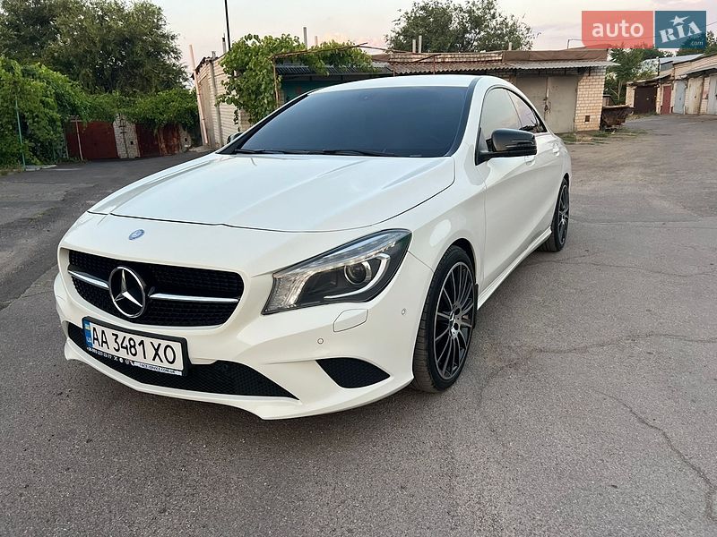 Mercedes-Benz-10