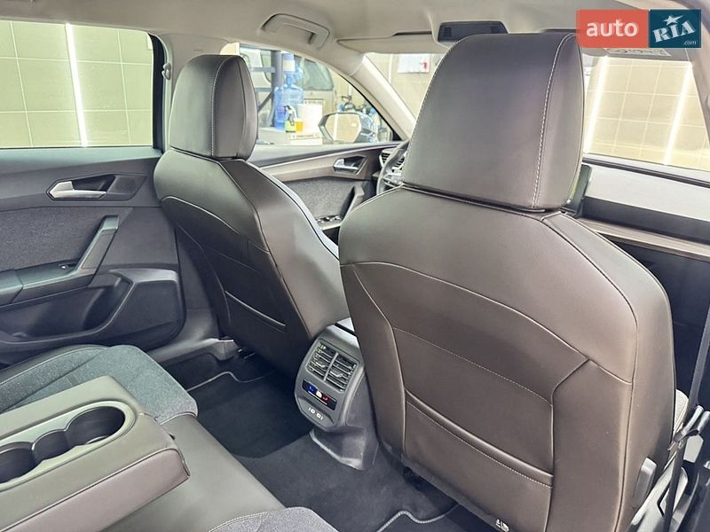SEAT-10