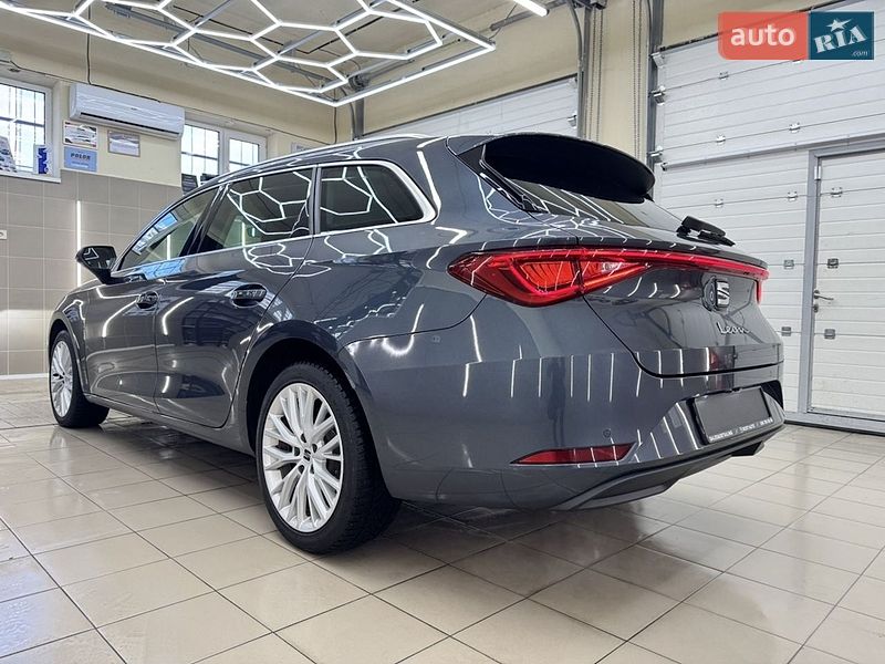 SEAT-32