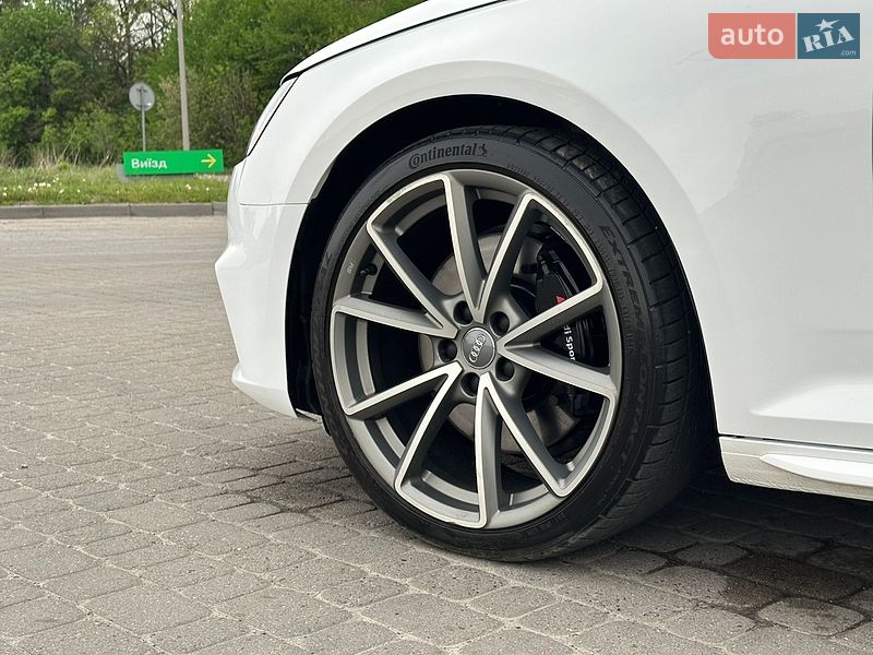 Audi-0