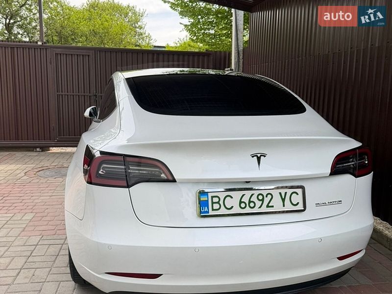 Tesla-8
