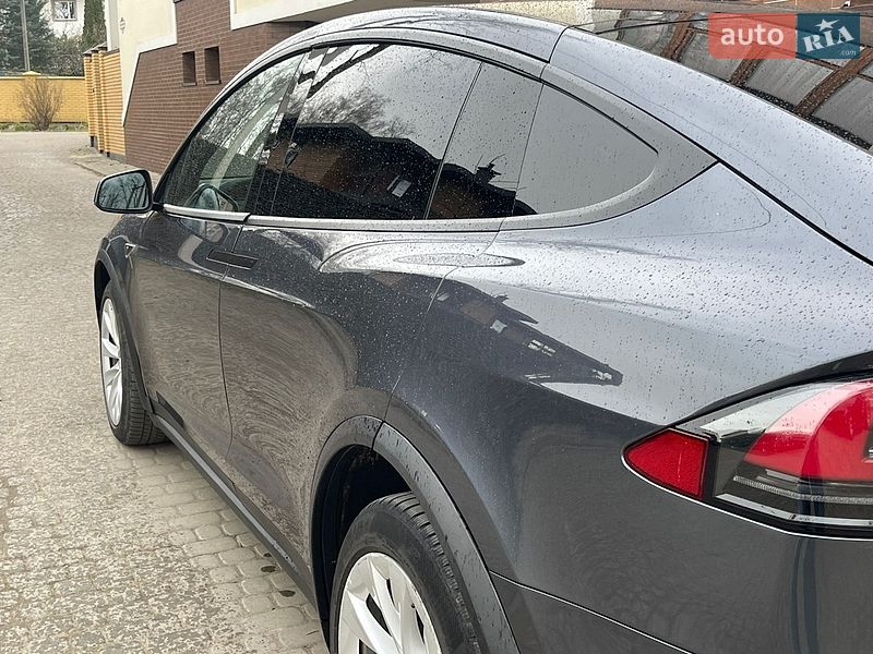 Tesla-0